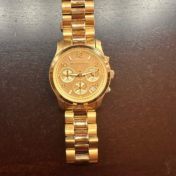 Michael Kors Gold - Picture 2 of 4